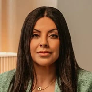 Noushin Mazrooyi | نوشین مزروعی Noushin Mazrooyi